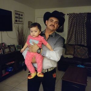 Meet your Posher, Javier